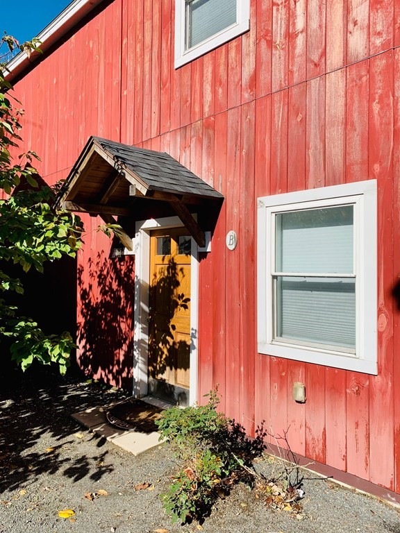 225 Nonotuck St unit B, Florence, MA 01062 - photo 1