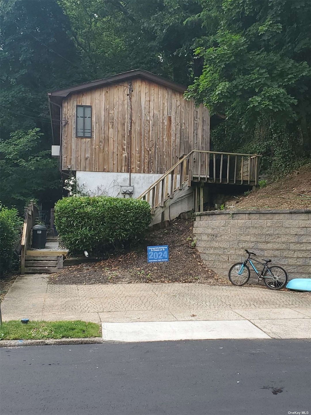 Sold $606,000 • Co-Listing Agent