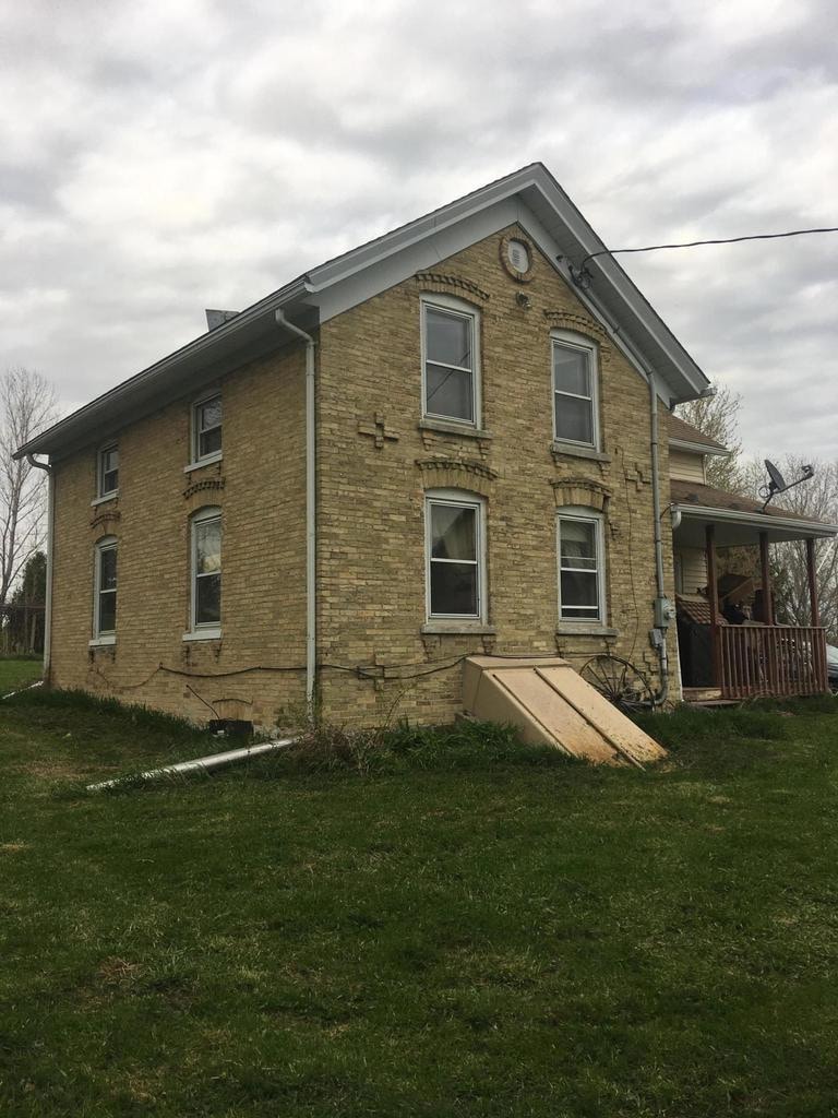 3332 Highview Rd, West Bend, WI 53090 - photo 1