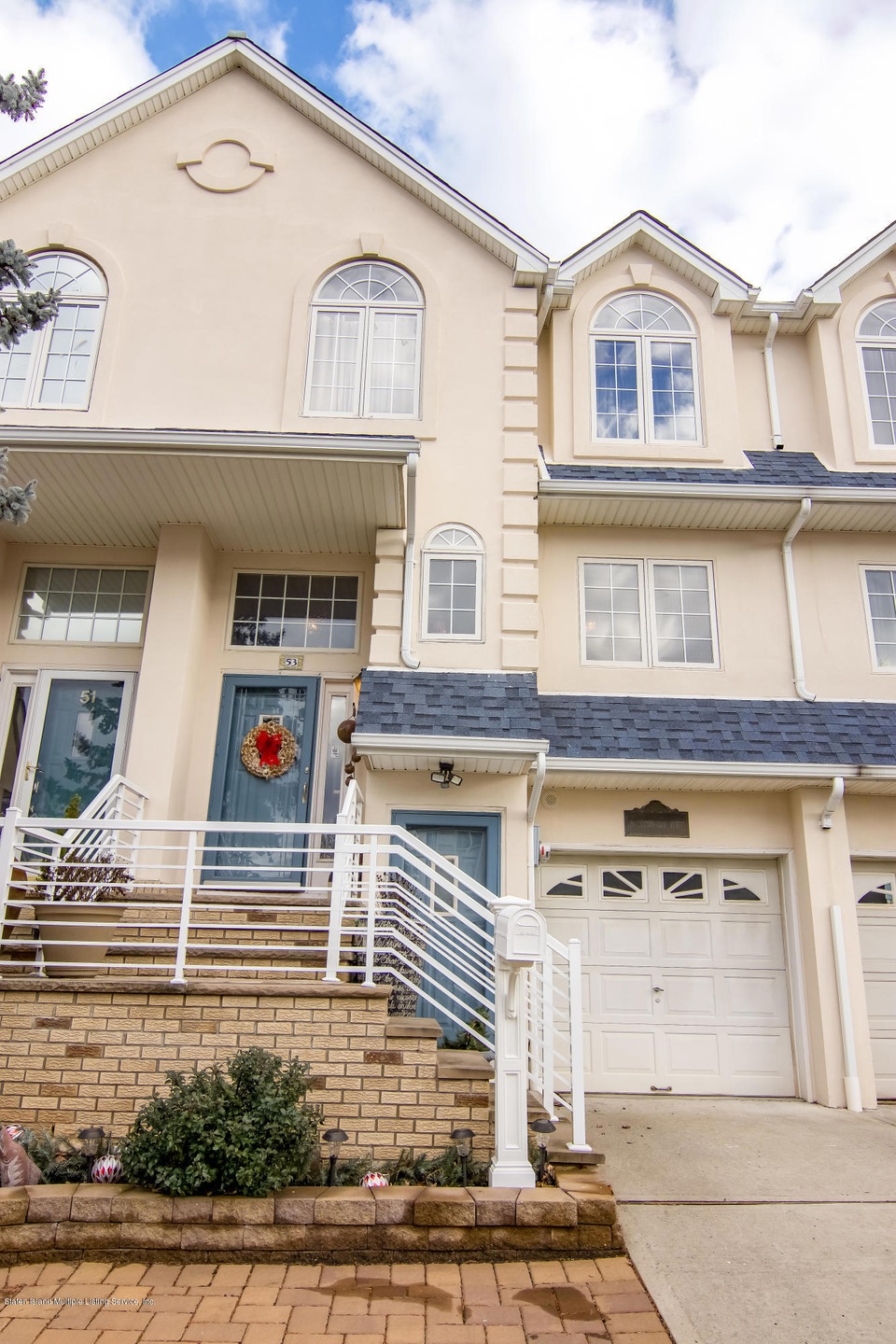 53 Waterview Ct, Staten Island, NY 10305 - photo 1