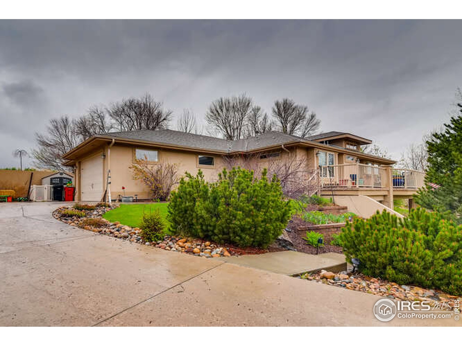 Entrance from N 71st