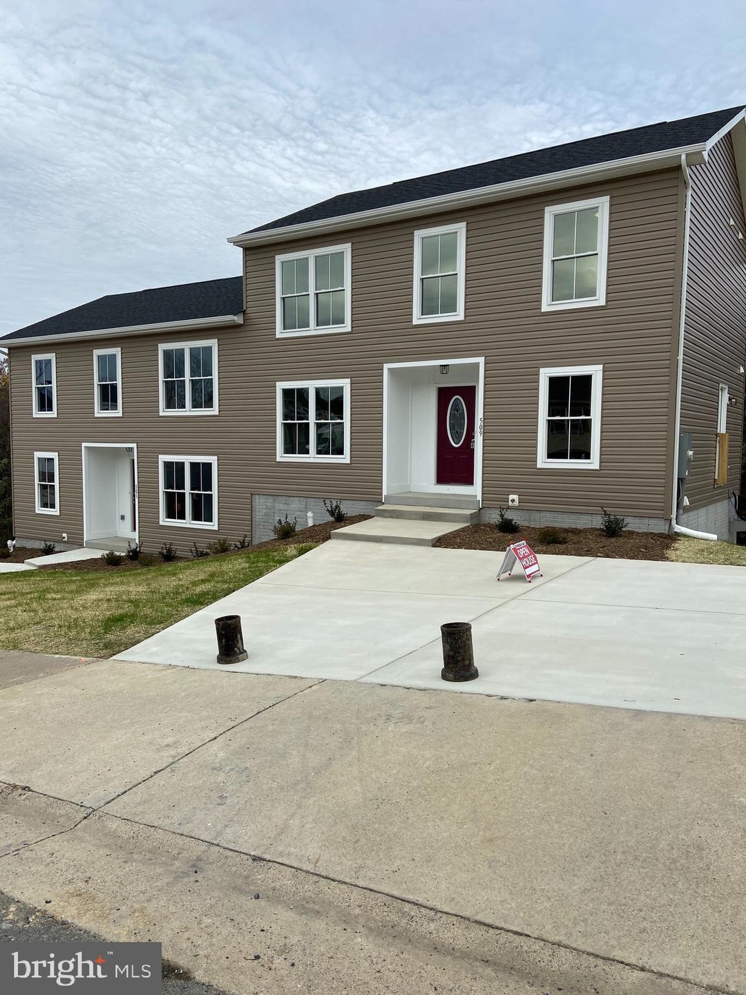 509 Stonewall St, Strasburg, VA 22657 - photo 1