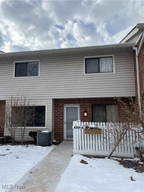 4304 Hyde Park unit 8, North Olmsted, OH 44070 - photo 1