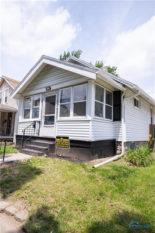 2032 Loxley Rd, Toledo, OH 43613 - photo 1