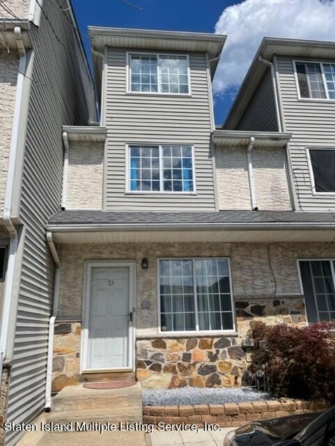33 Theater Ln, Staten Island, NY 10304 - photo 1