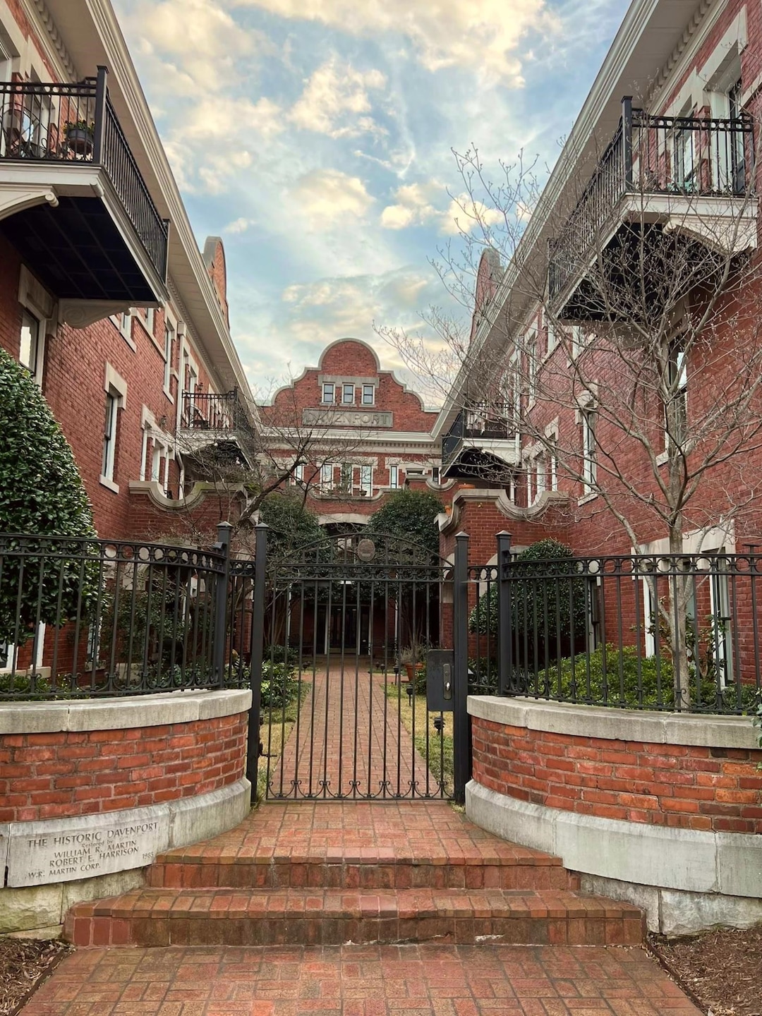 Sold $583,000 • Co-Listing Agent