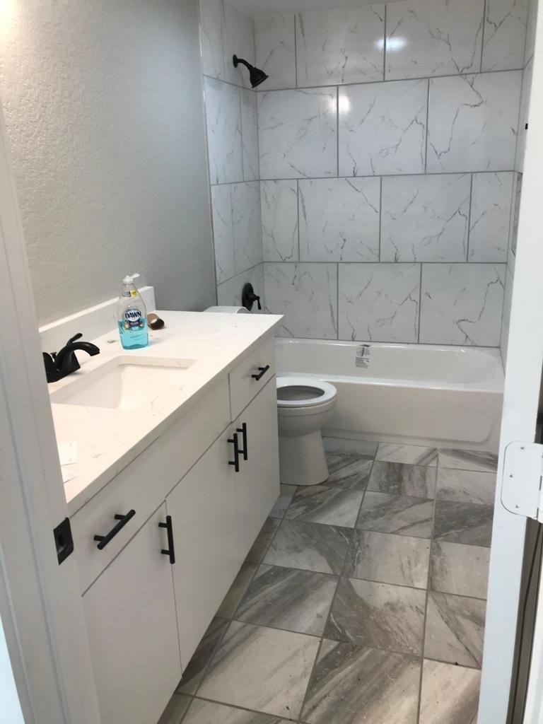 607 Malone St, Tomball, TX 77375 - photo 1