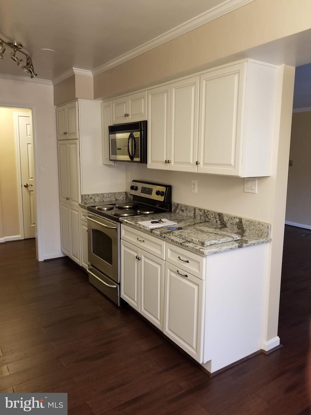 3334 Spring Ln unit B32, Falls Church, VA 22041 - photo 1