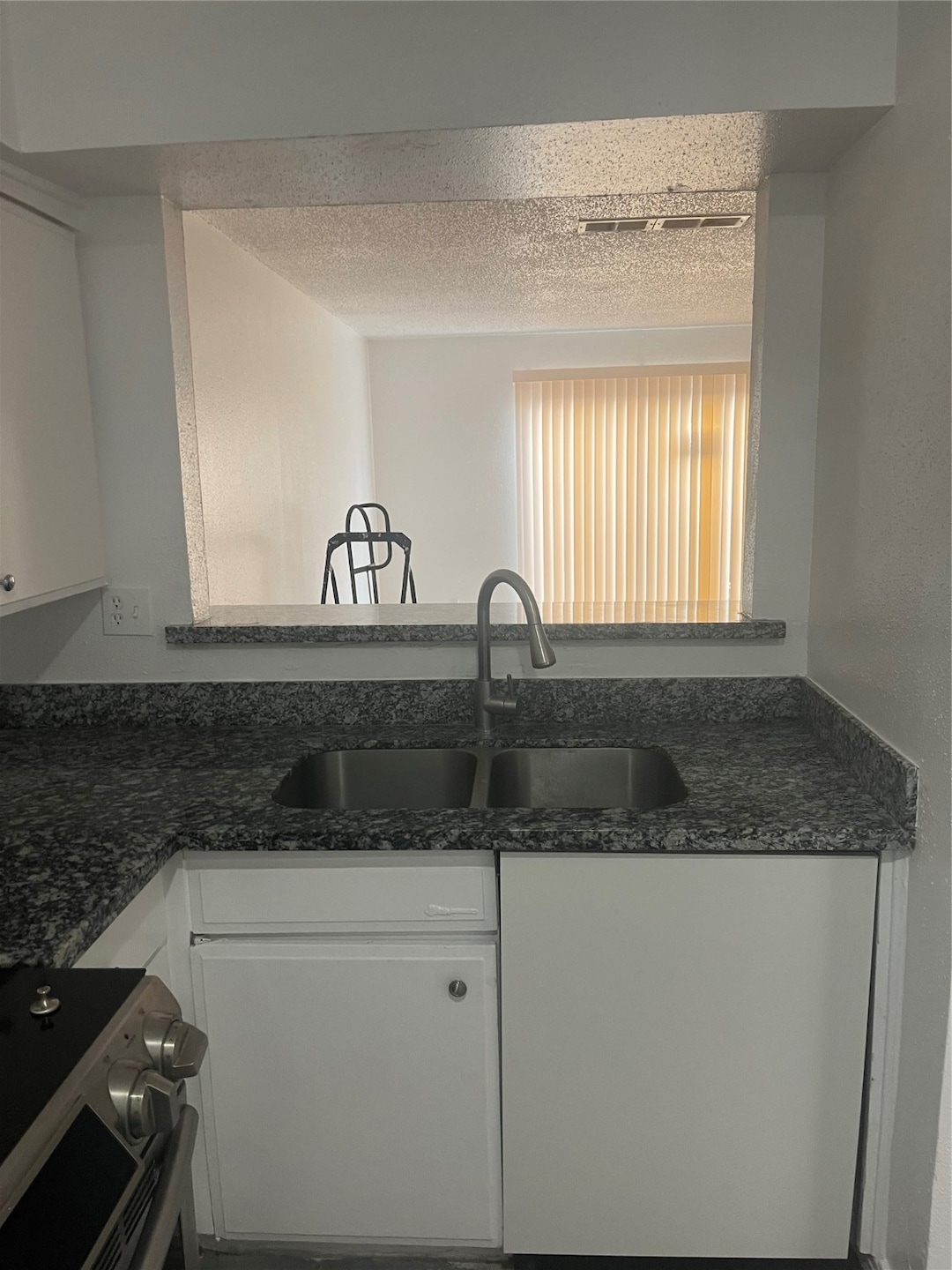 1220 Shadowdale Dr unit 17, Houston, TX 77043 - photo 1