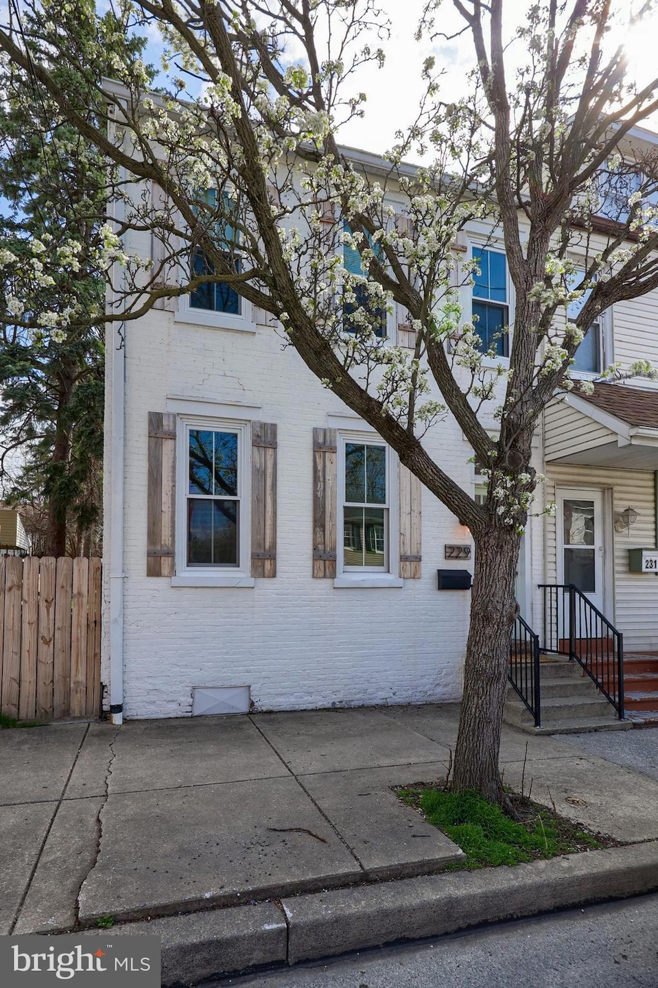 Sold $285,000
