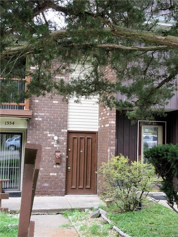 1554 Creekside Rd unit 2, Whitehall, PA 18052 - photo 1