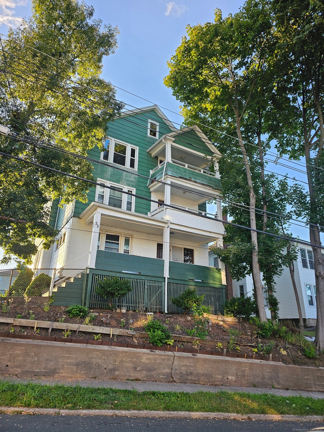 25 Kimball Dr unit 3rd Floor, New Britain, CT 06051 - photo 1