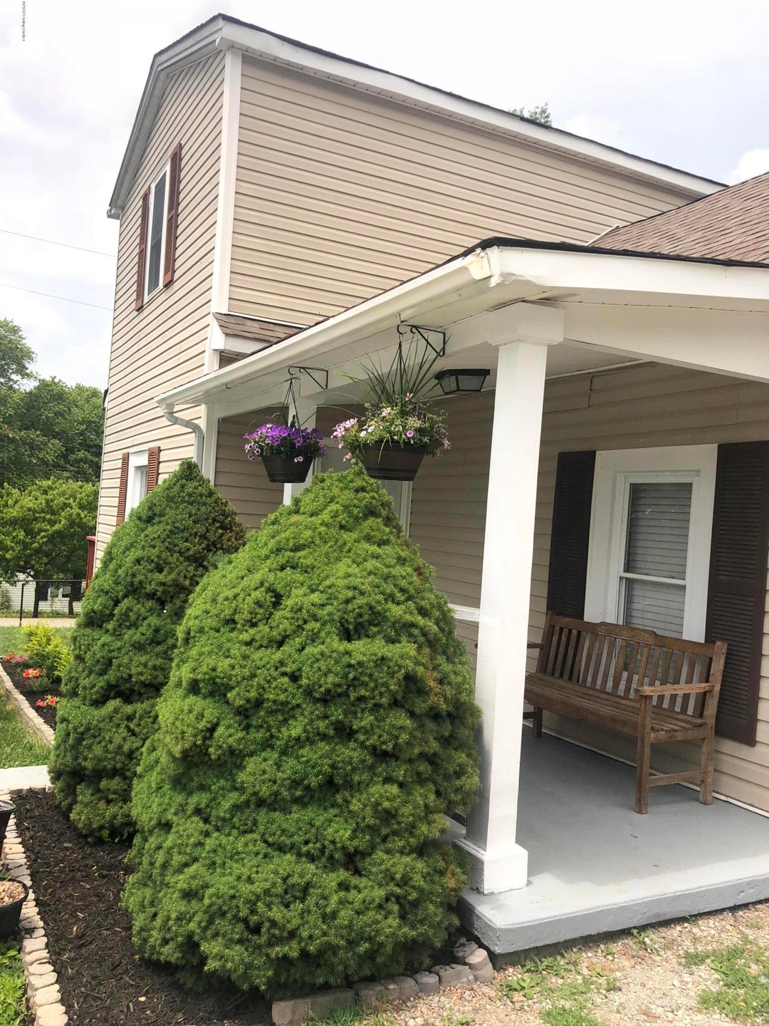 211 Maple St, Lebanon Junction, KY 40150 - photo 1