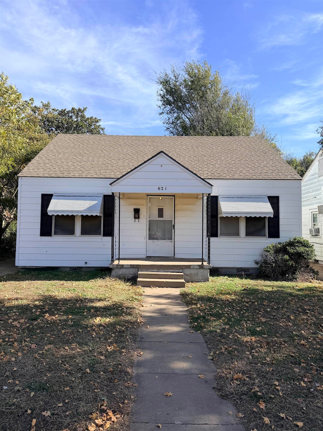 621 N 12th St, Enid, OK 73701 - photo 1