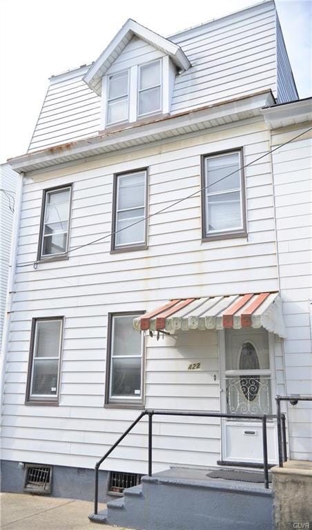 422 N Railroad St, Allentown, PA 18102 - photo 1
