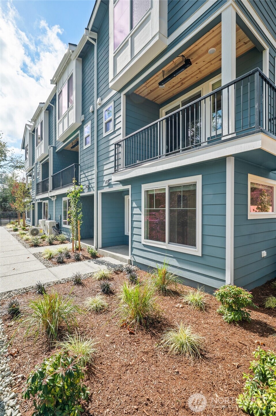 14424 Madison Way unit E1, Lynnwood, WA 98087 - photo 1