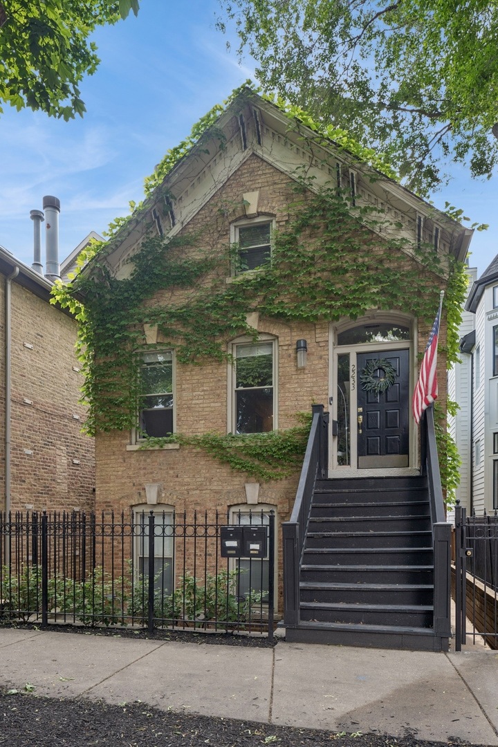 Sold $1,099,500 • Co-Listing Agent