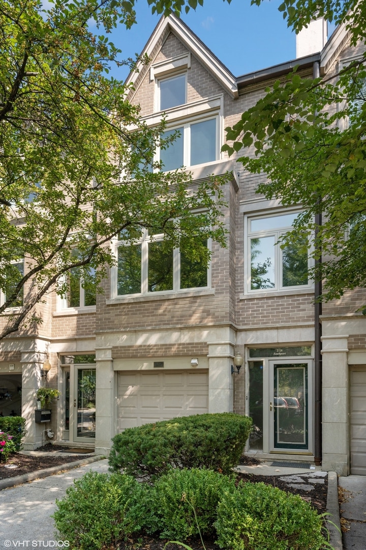 2728 N Southport Ave, Chicago, IL 60614 - photo 1