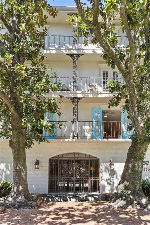 Coliseum Place Apartments unit 201, New Orleans, LA 70130 - photo 1