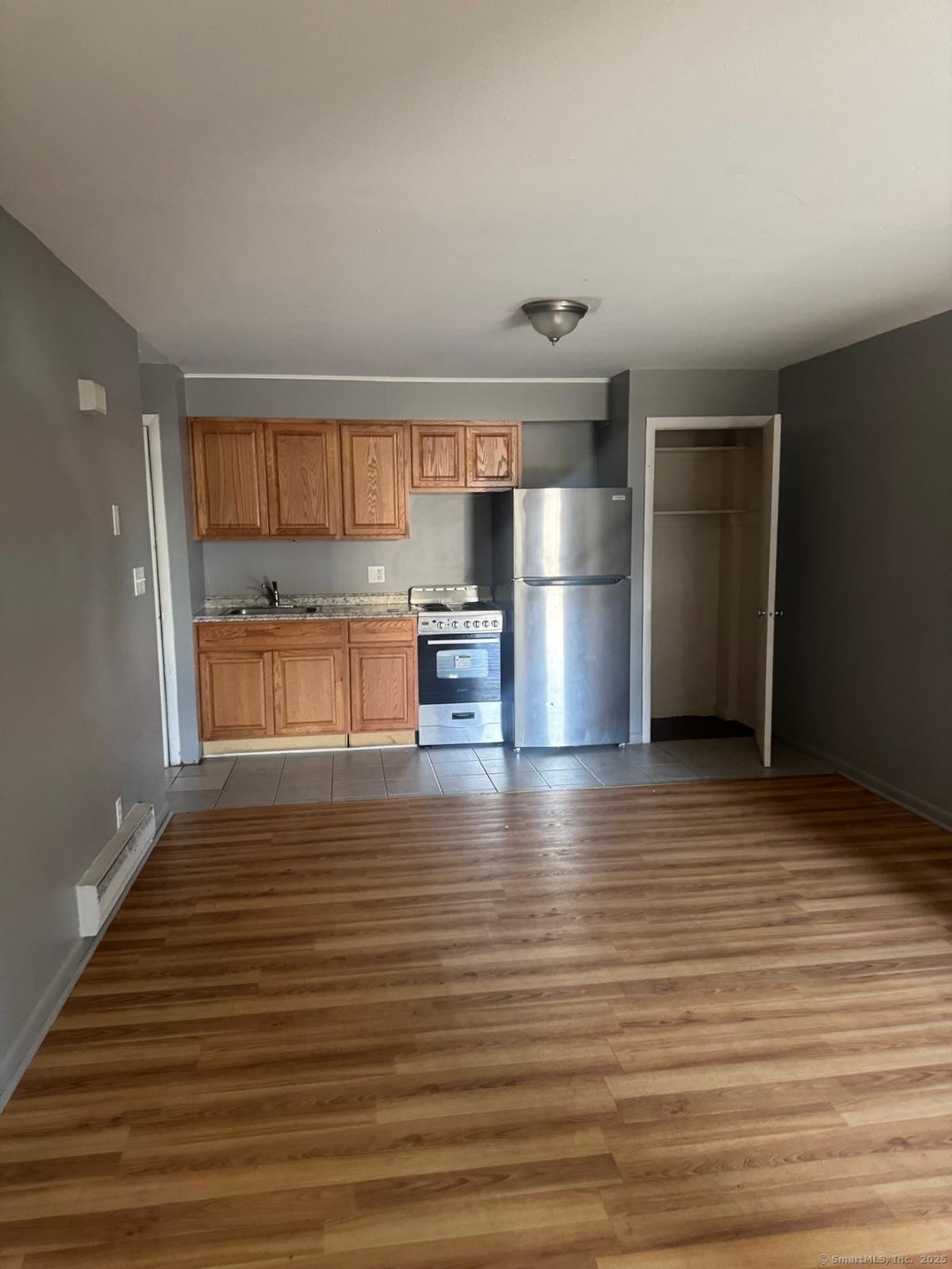 240 Oak St unit 3, Bridge Port, CT 06604 - photo 1