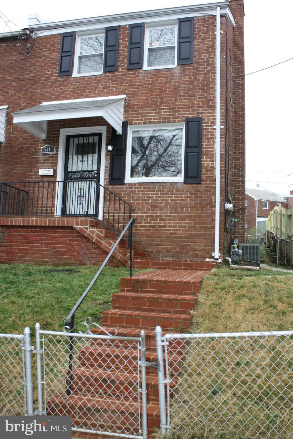 714 Hilltop Terrace SE, Washington, DC 20019 - photo 1