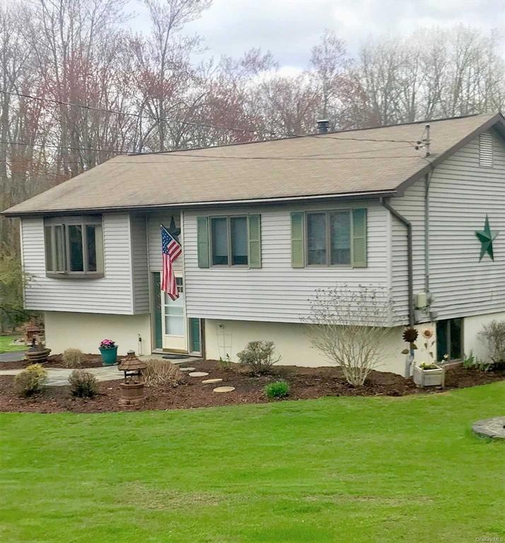 2 Thorn Acres Dr, Wappingers Falls, NY 12590 - photo 1