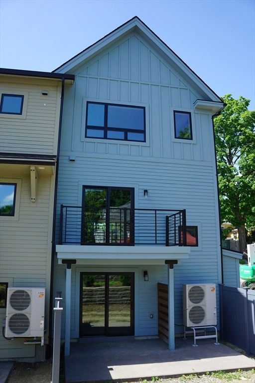 10 Hawley St unit 3D, Northampton, MA 01060 - photo 1