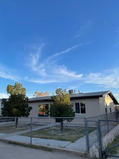 3318 Sacramento Ave, El Paso, TX 79930 - photo 1