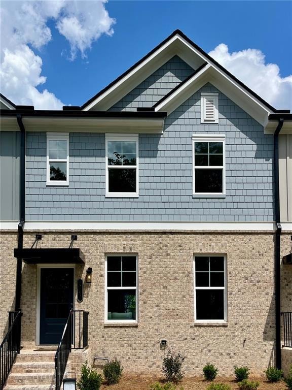 For Sale $449,400 • Co-Listing Agent