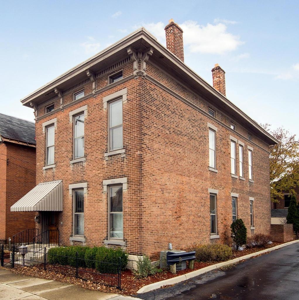 551 S 3rd St, Columbus, OH 43215 - photo 1