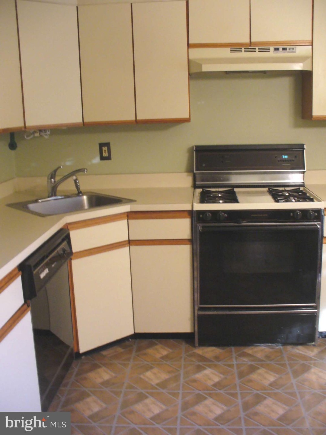 7 Breckenridge Place, Lawrence Township, NJ 08648 - photo 1