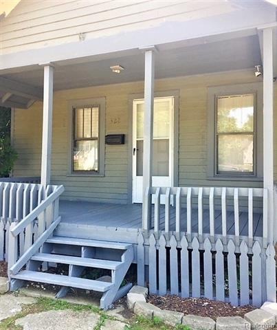 Tennyson Front Porch.jpg