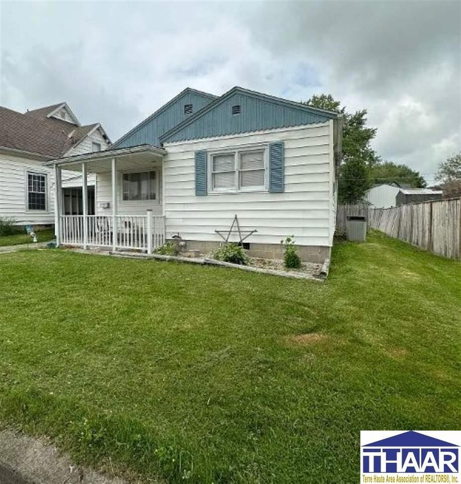 120 E St NE, Linton, IN 47441 - photo 1