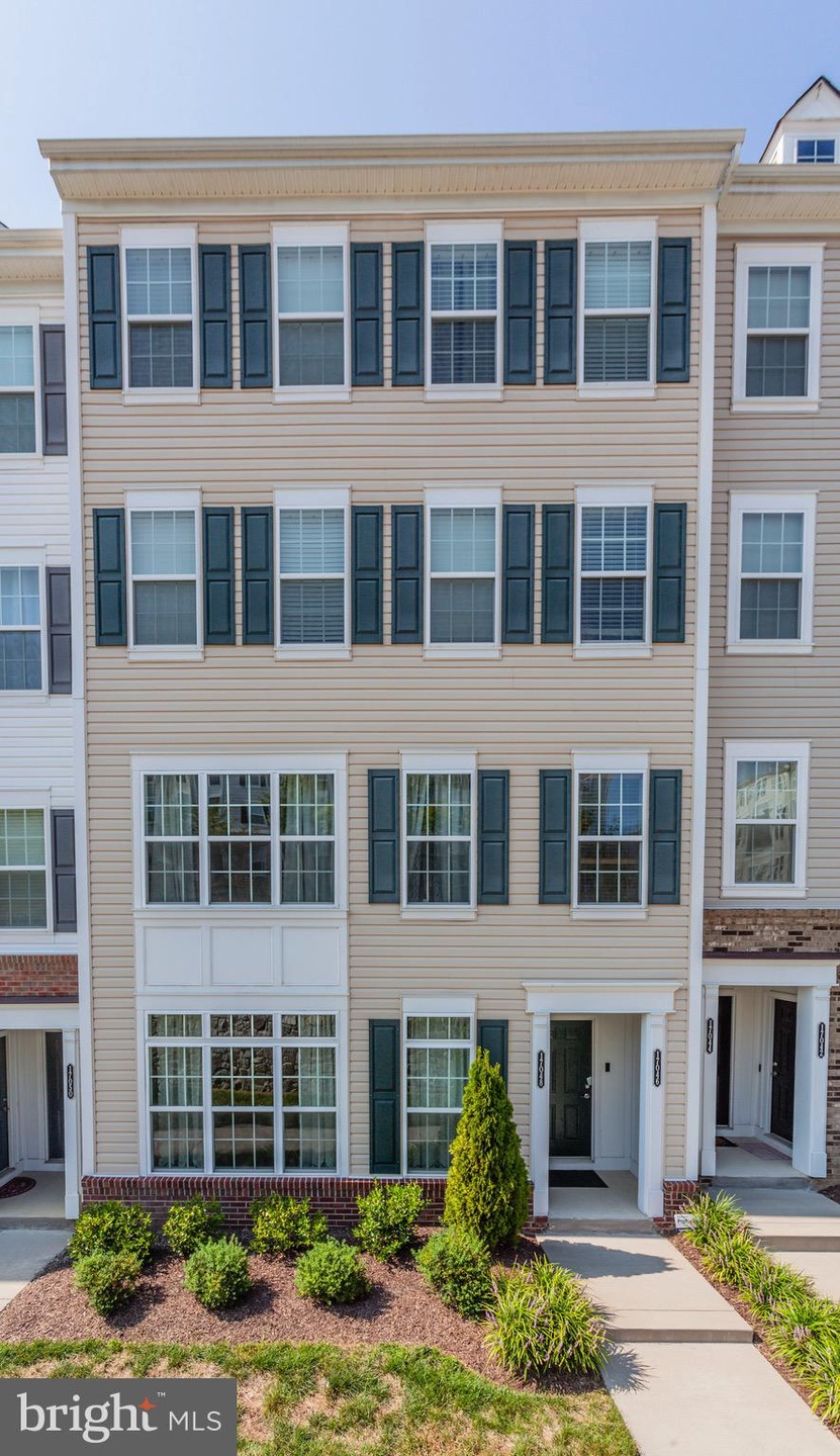 17048 Beveridge Dr, Dumfries, VA 22026 - photo 1