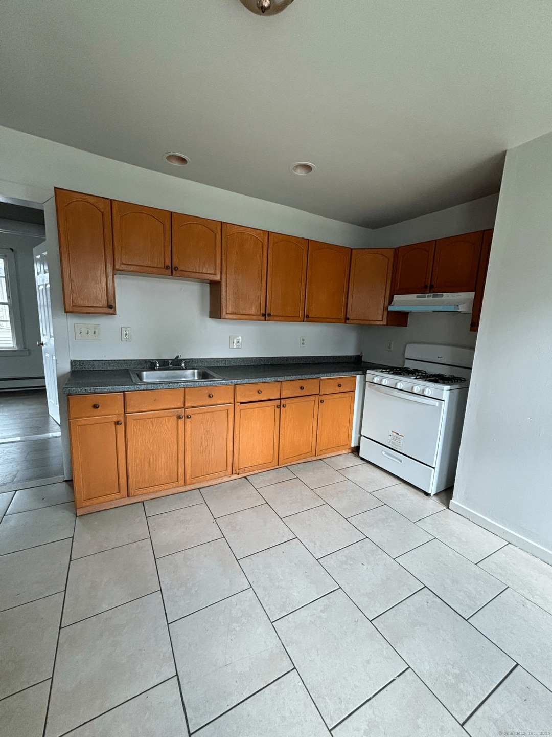 219 Grove St unit 2, Bridgeport, CT 06605 - photo 1