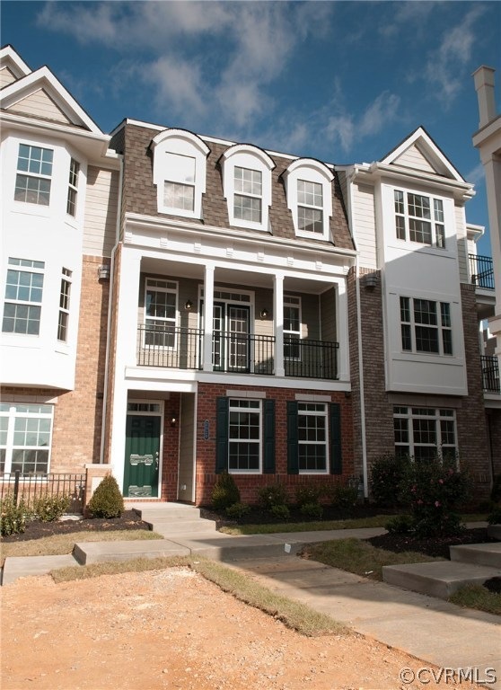 Photo taken at time of original home completion.