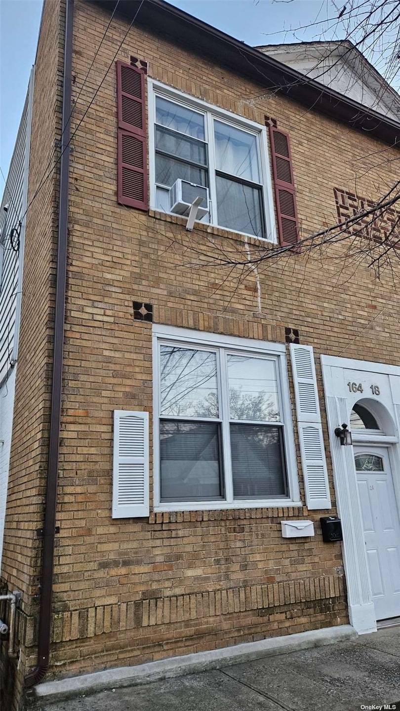 16418 77th Rd unit 1 R, Flushing, NY 11366 - photo 1