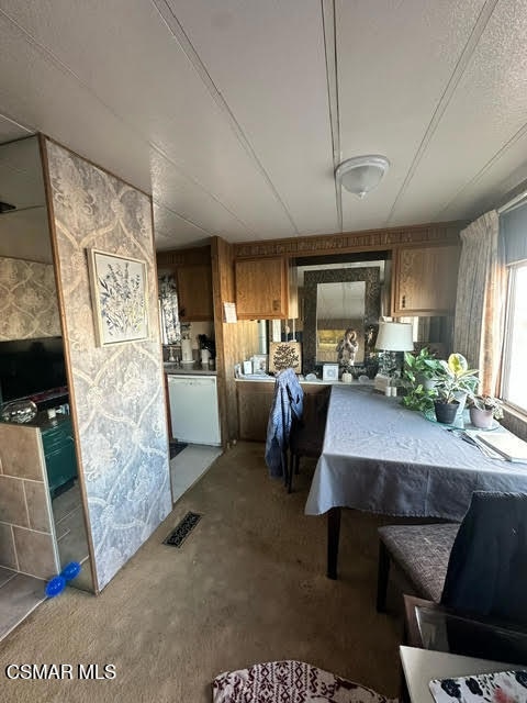 robertson dining wide