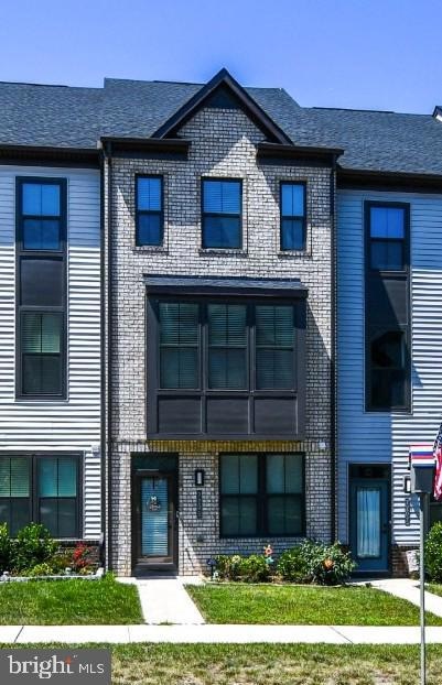 For Rent $2,950/month • Co-Listing Agent