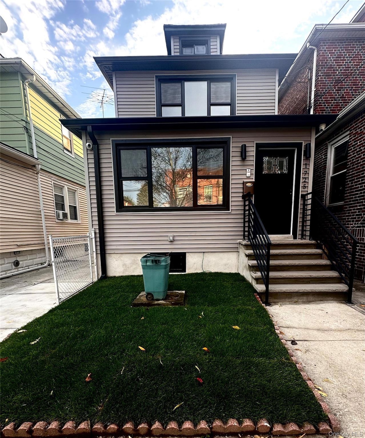 1725 Hone Ave, Bronx, NY 10461 - photo 1