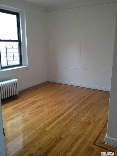 157-06 Sanford Ave unit 1 Fl, Flushing, NY 11355 - photo 1