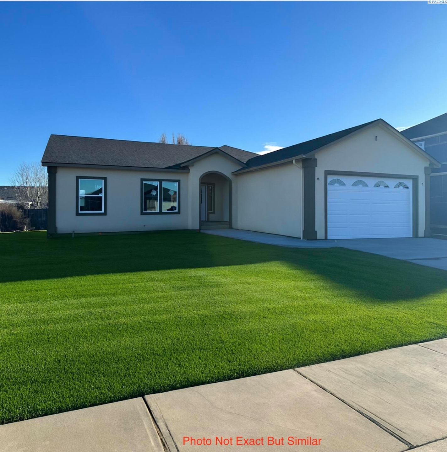 304 Victoria St, Sunnyside, WA 98944 - photo 1