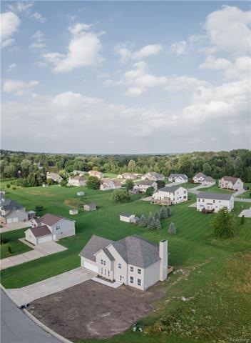 1085 Vivian Trail, Flint, MI 48532 - photo 1