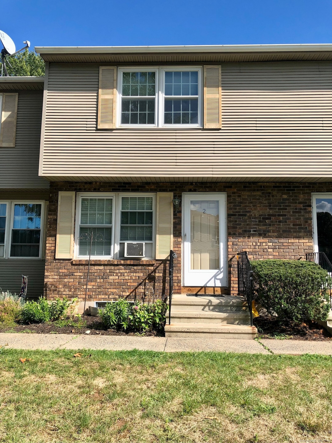 6 Countryside Ln unit 2, Middletown, CT 06457 - photo 1