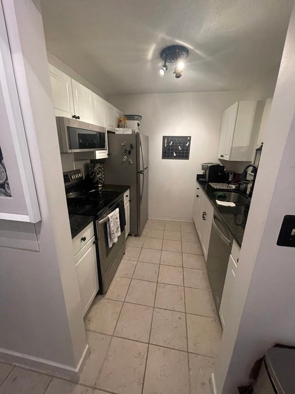 Crescent Park Condominiums unit 107, Woburn, MA 01801 - photo 1