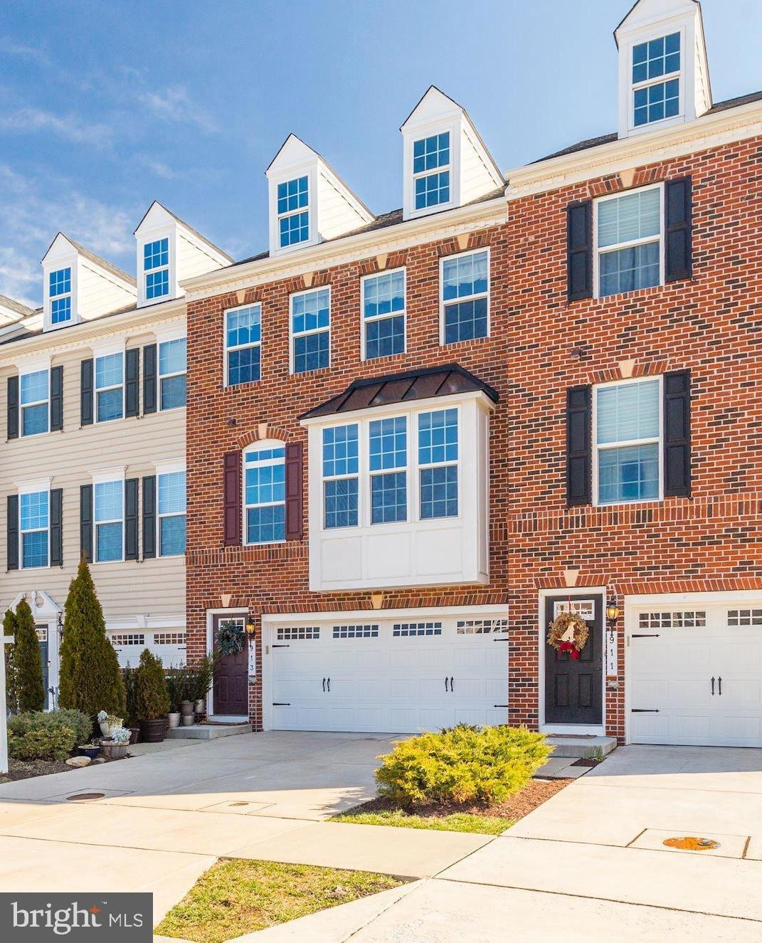 913 Magnolia Blossom Ct, Sykesville, MD 21784 - photo 1