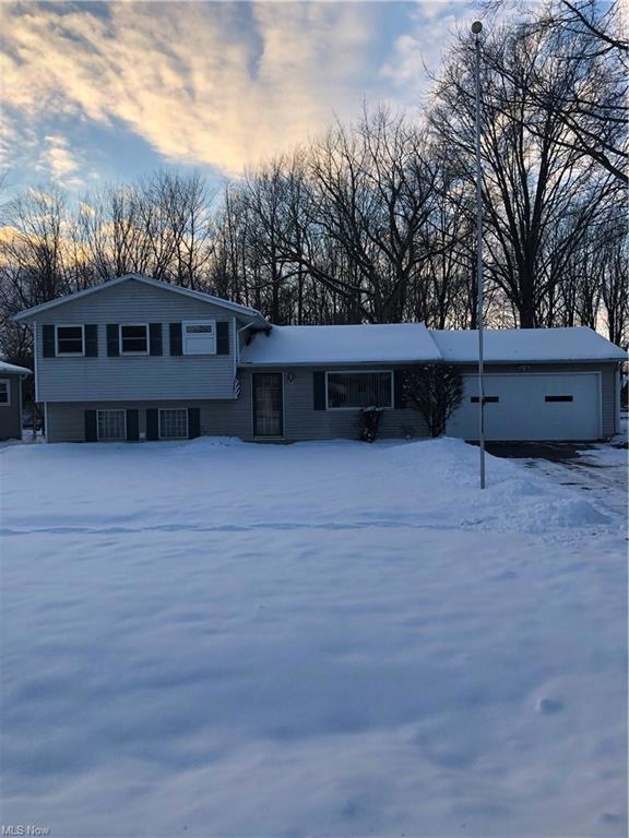 420 Buckeye Dr, Sheffield Lake, OH 44054 - photo 1