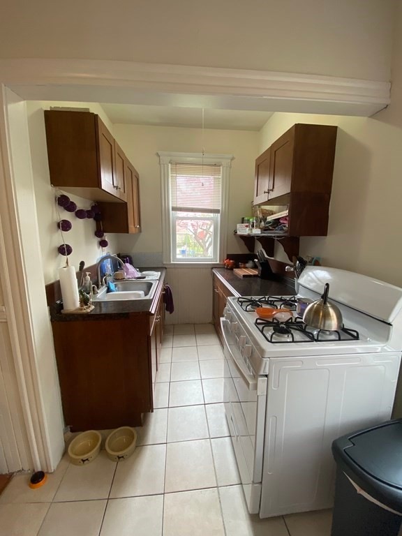 125 Irving St unit 1R, Everett, MA 02149 - photo 1