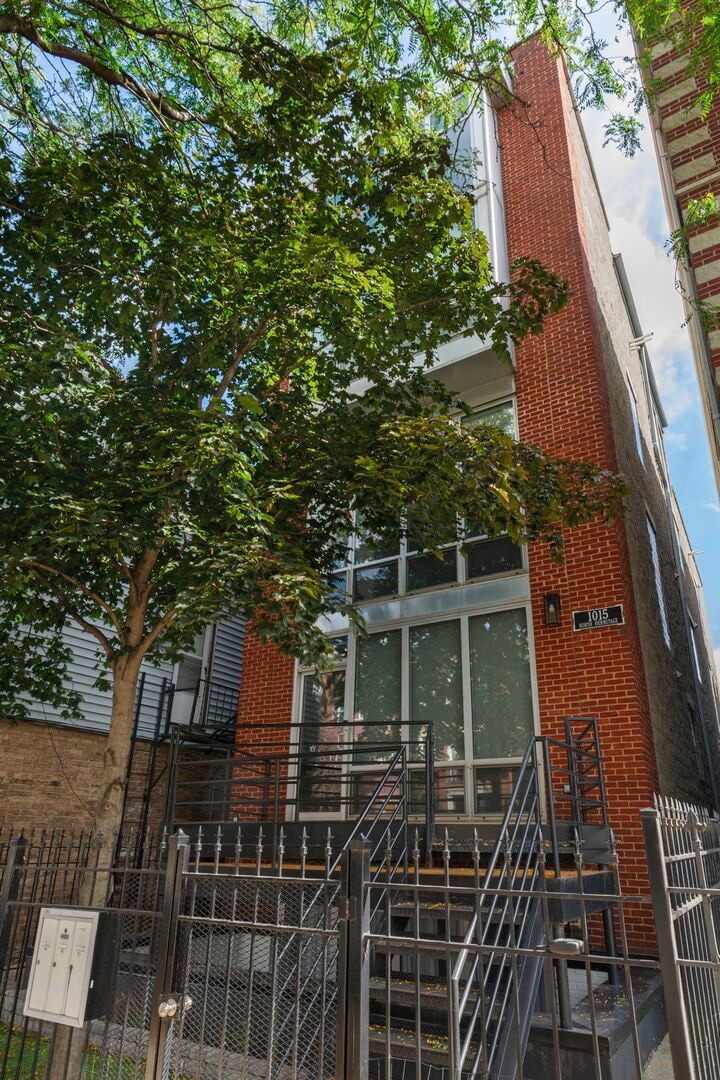 1015 N Hermitage Ave unit C, Chicago, IL 60622 - photo 1