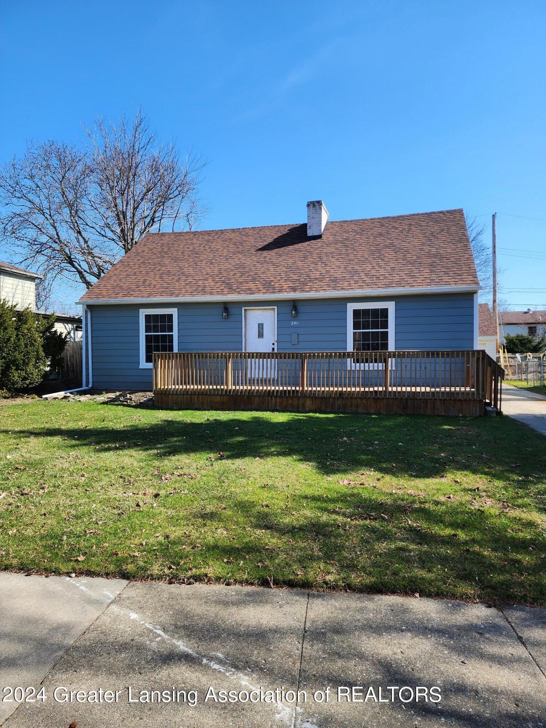 2511 Fairfax Rd, Lansing, MI 48910 - photo 1